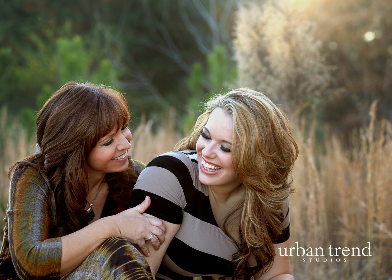 Why Mom Should be Involved in her Daughter’s Senior Photos